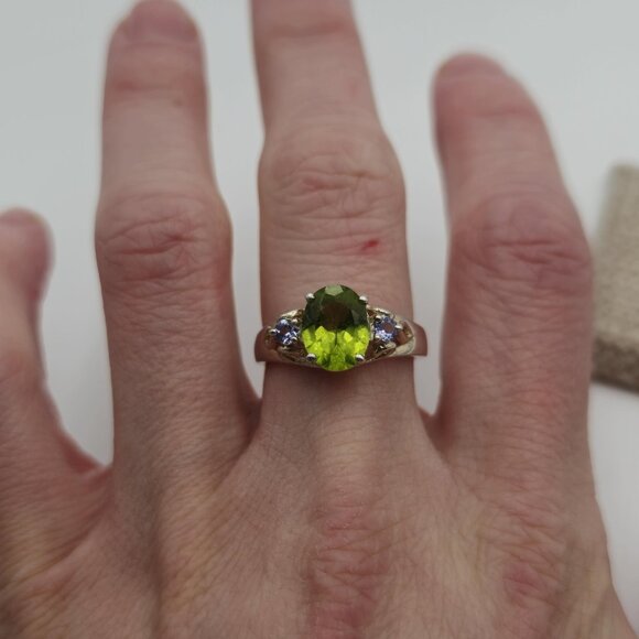 Size 9 Sterling Silver Oval Peridot And Amethyst Gem Ring A3624 - Picture 5 of 9